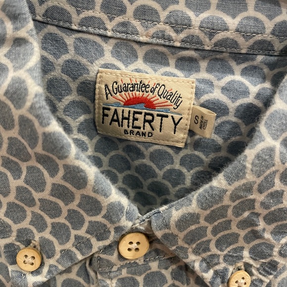 Short sleeve button up men’s small faherty shirt - Picture 3 of 5